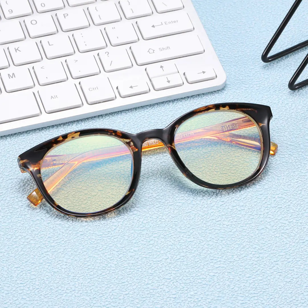 Evolutamente celebrity glasses (clear daytime lens) - device