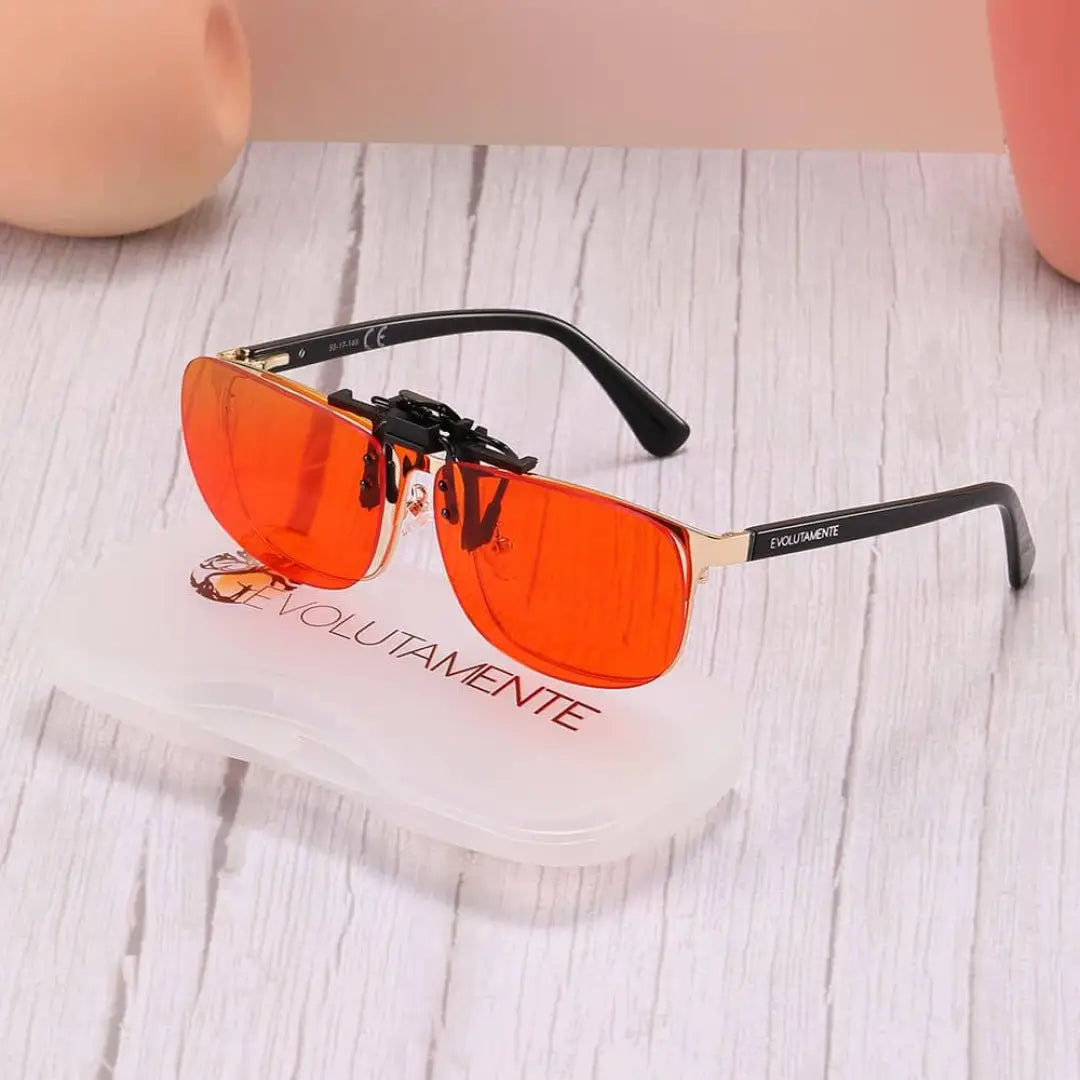 Evolutamente red clip-on lenses - device