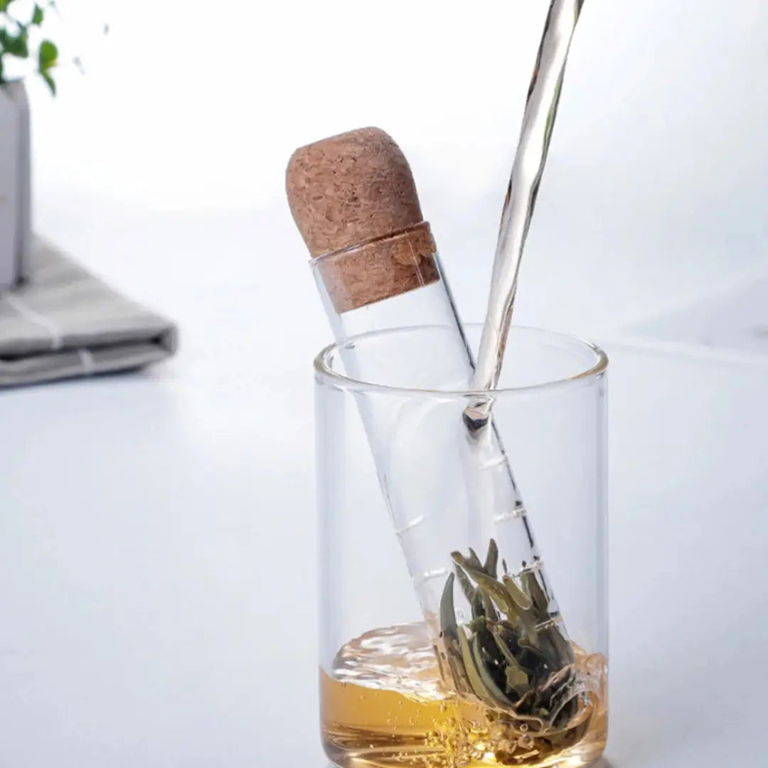 Glass tea strainer - device