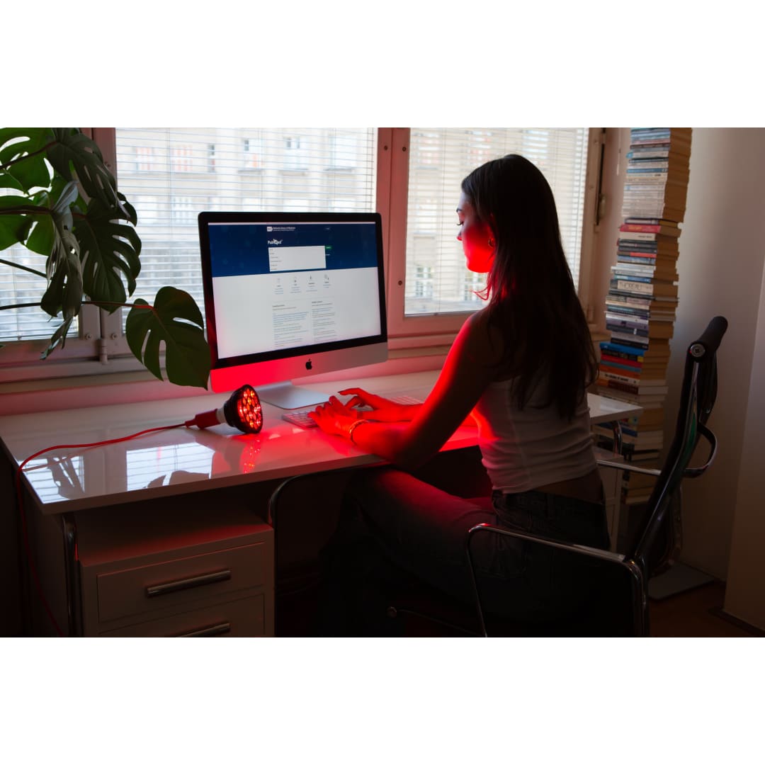 Redzen photobiomodulation spotlight - device
